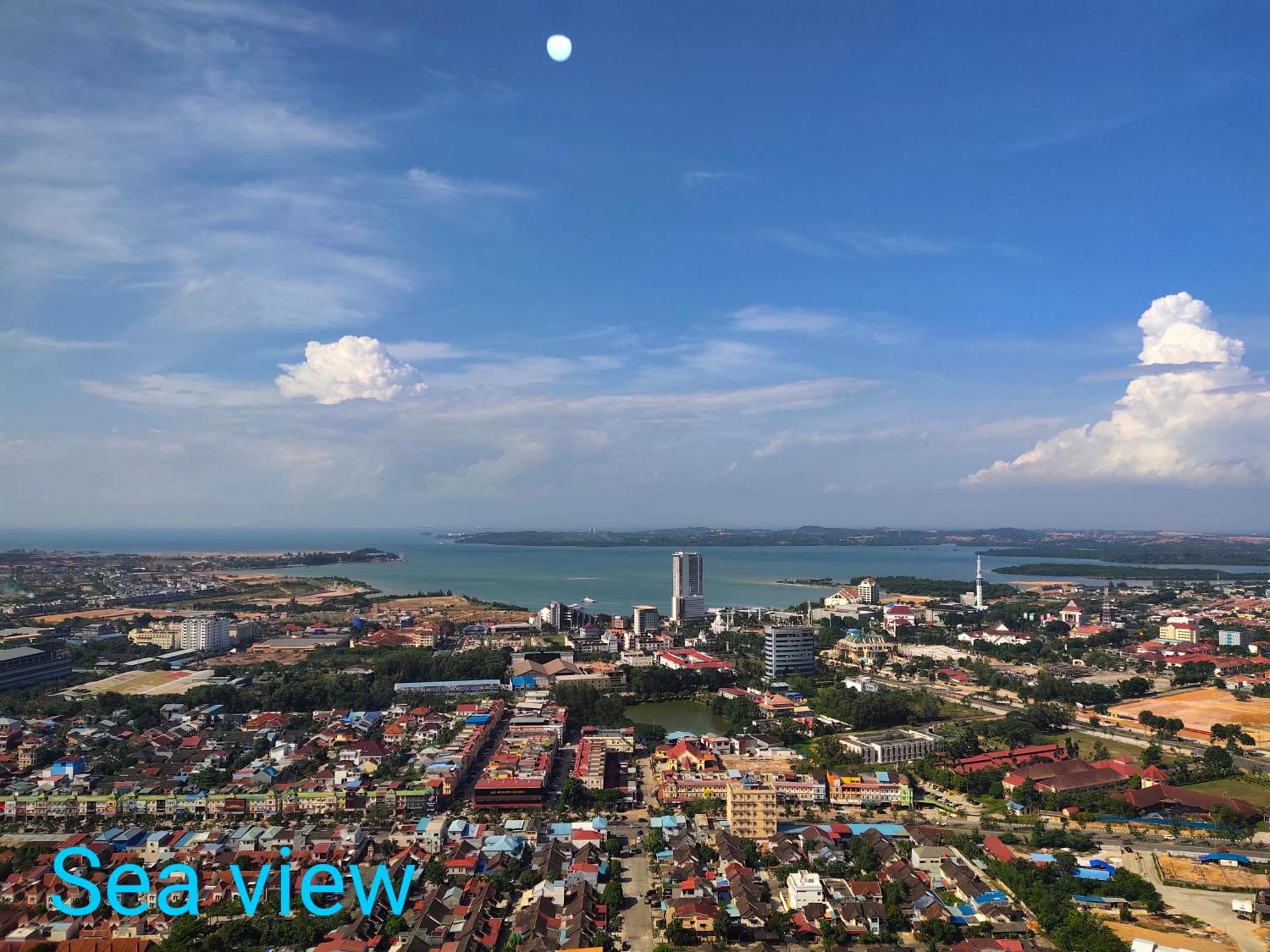 Apartment Comodo Pollux Habibie Rooftop-seaview