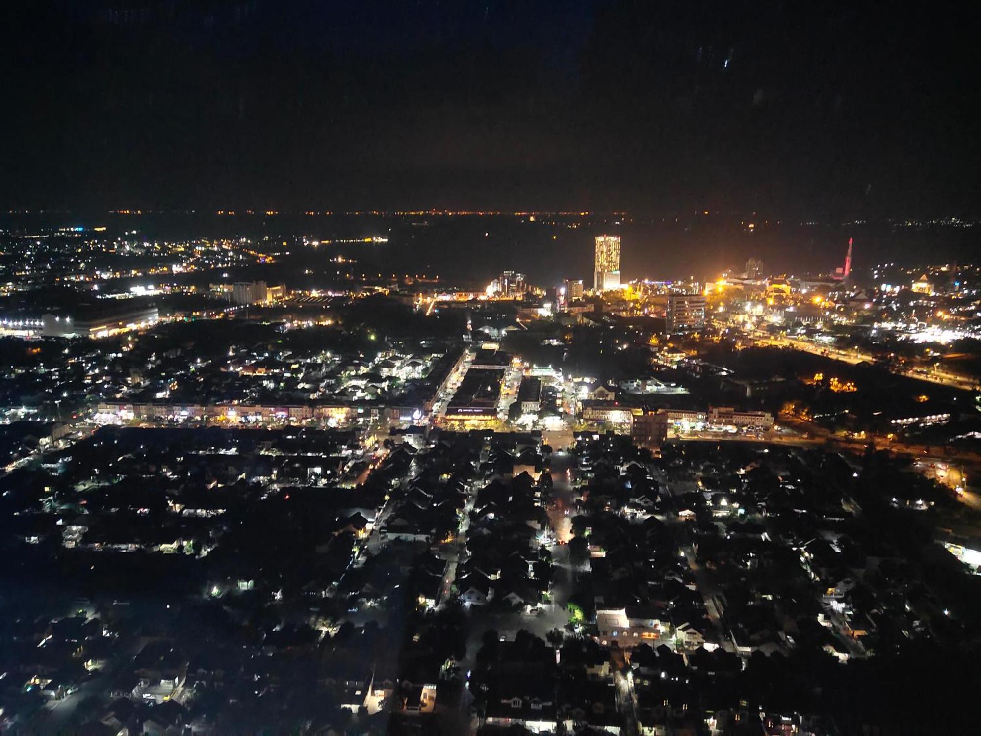 Apartment Comodo Pollux Habibie Rooftop-seaview